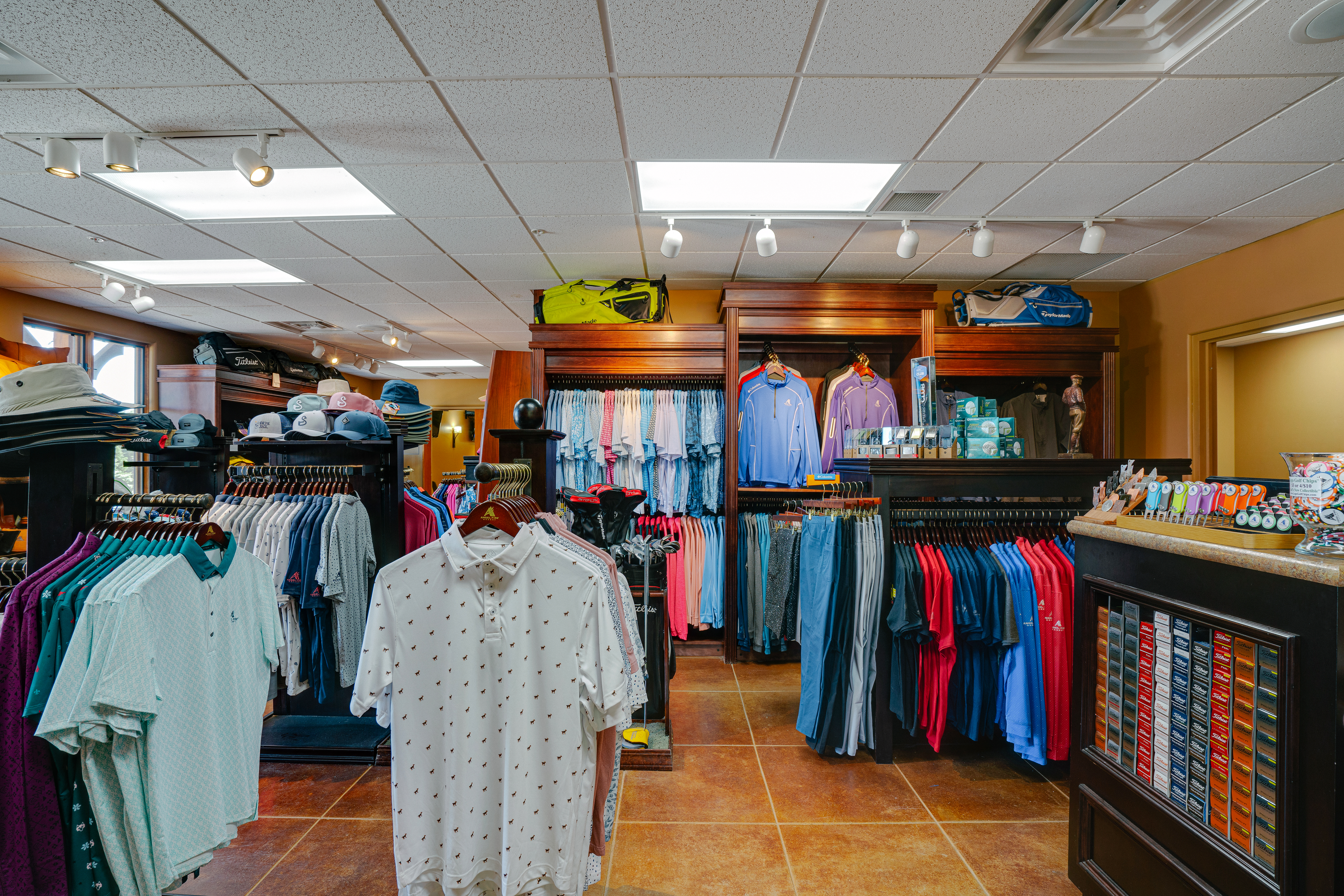 2022-05_AngelFireResort_GolfProShop_Interiors–4