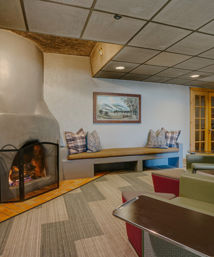 2025-05_thelodgelobby–4